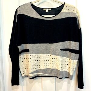 Avalin Women’s Size Small Black‎ White Gray Boxy Long Sleeve Sweater